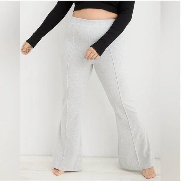 Aerie Groove-On Rib Velour Flare Pant in Light  Gray Large - Picture 1 of 5
